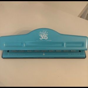Happy Planner 9 Hole Punch